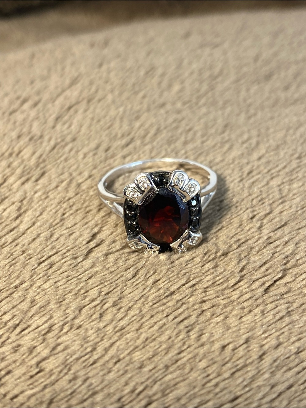 Genuine red garnet 925 sterling silver ring size 8.5 For Women
